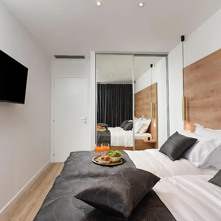 Dante Zadarvillas וילה *