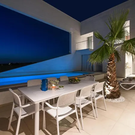 Dante Zadarvillas וילה *