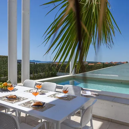 Dante Zadarvillas Villa